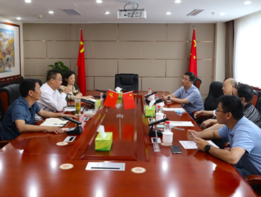 鄧華會見四川大學教授葉光斗、巨石集團成都有限公司執行董事、總經理陳杰等一行